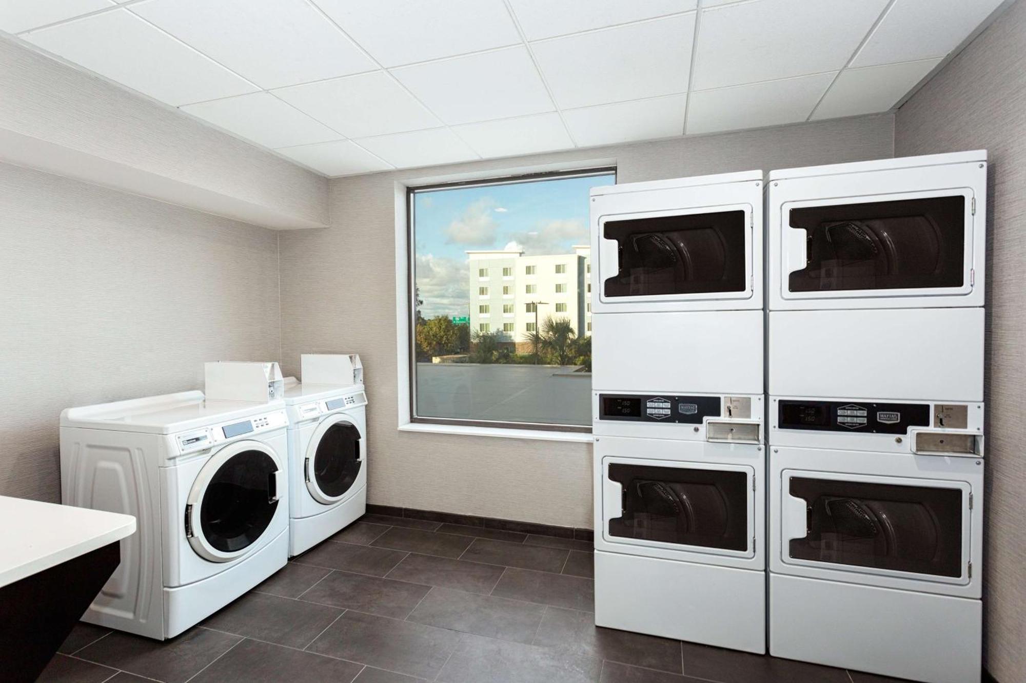 Doubletree By Hilton Charleston
